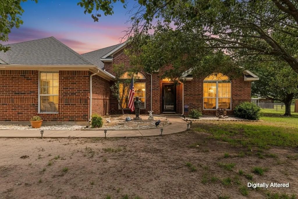 333 Country Manor Lane, Royse City