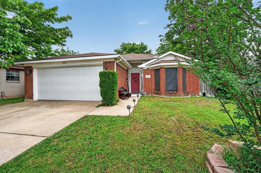 7205 Ashbourne Way, Fort Worth