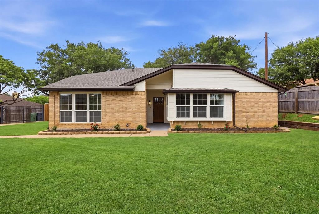 6415 High Country Trail, Arlington