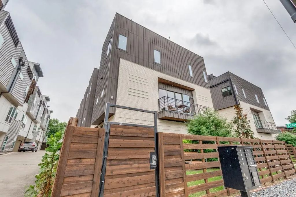 1952 Kearney Court, Dallas