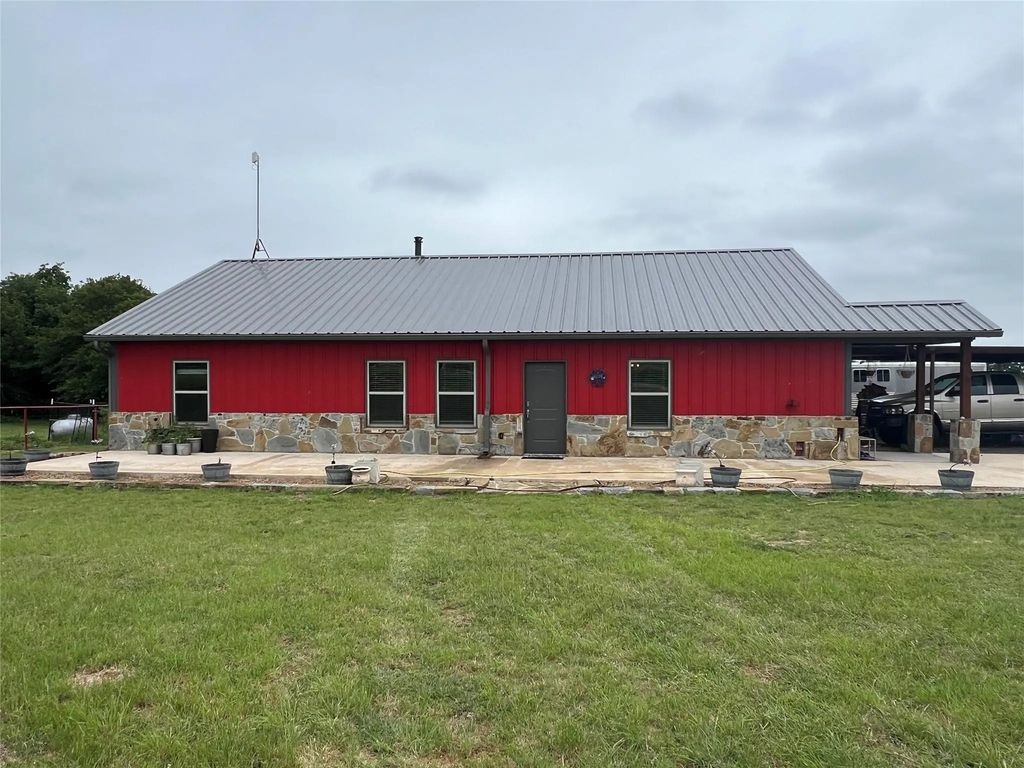 17777 Fm 920, Poolville