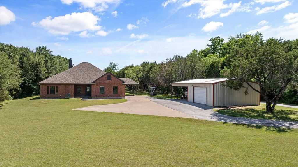 425 Indian Mountain Court, Granbury