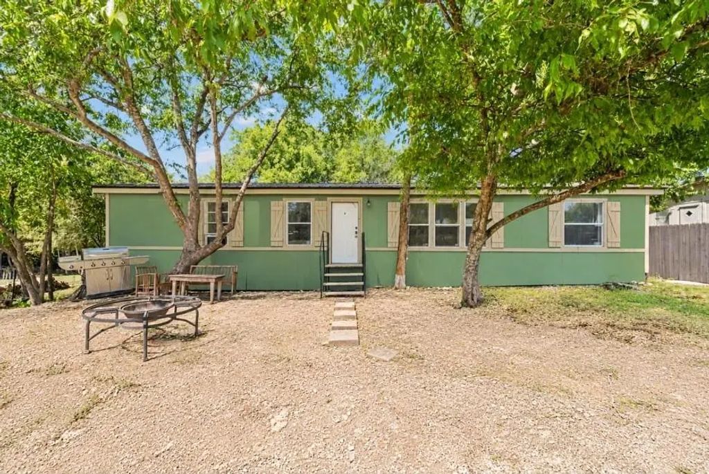 452 Christopher Drive, Bruceville