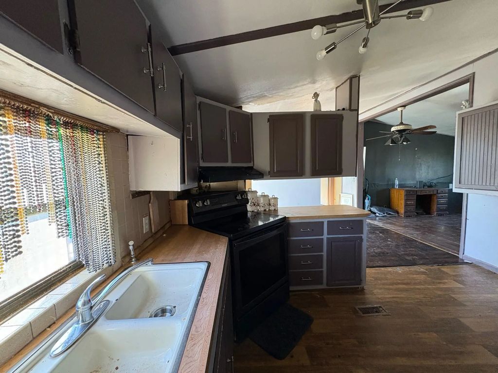 2213 Pedernales Court, Granbury