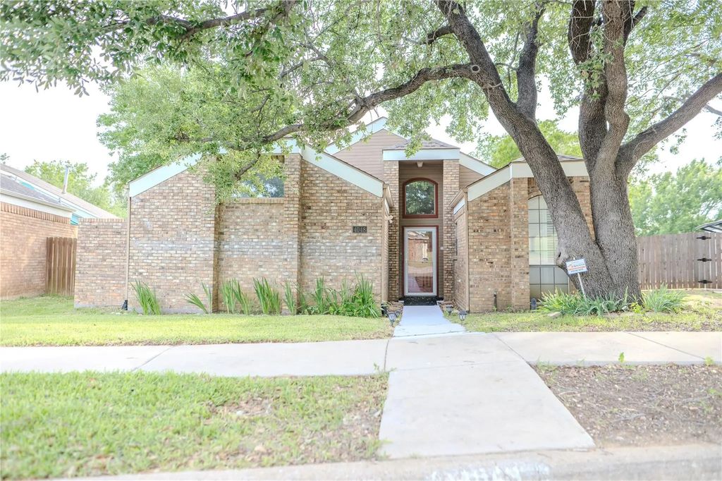 4048 La Costa Court, Irving
