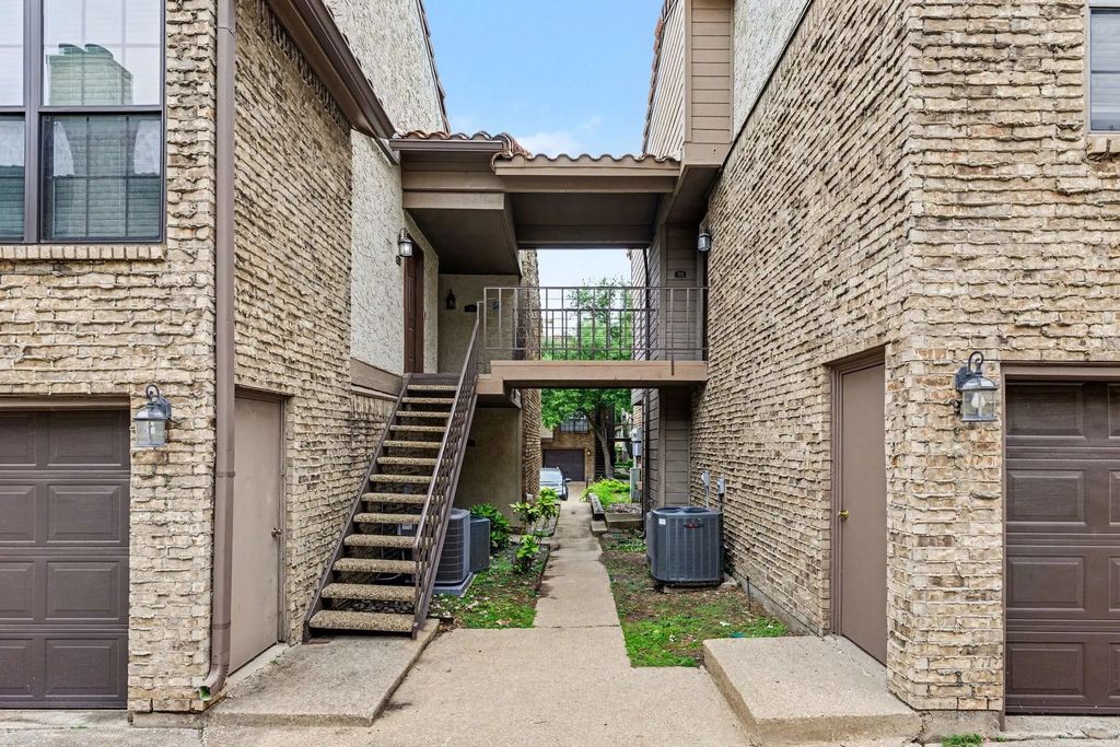 336 Melrose Drive 18a, Richardson