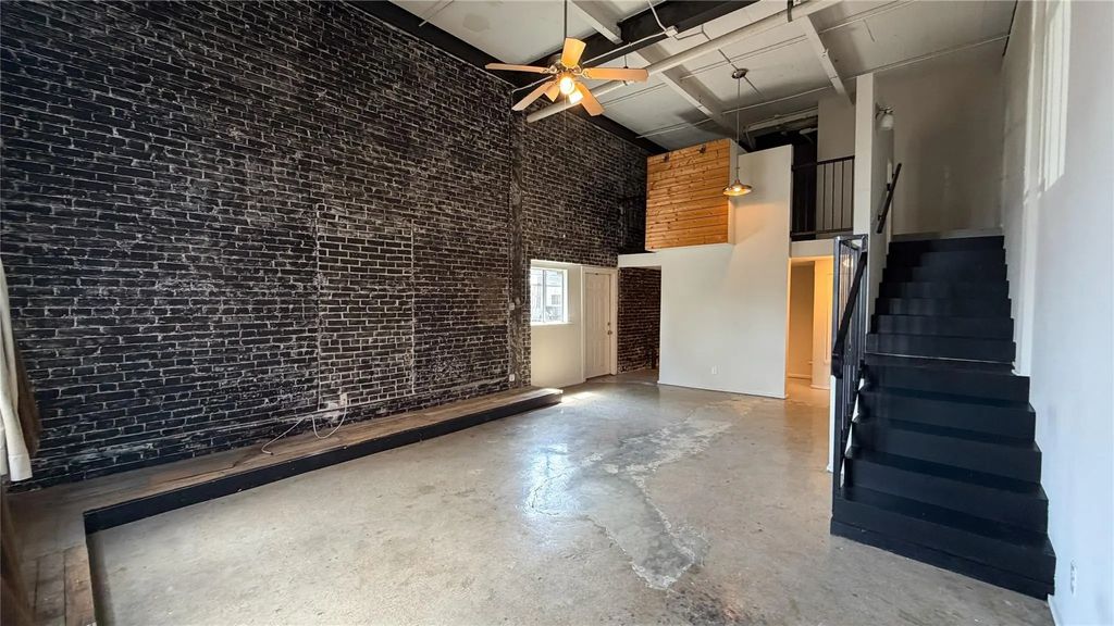 2501 S Harwood Street 6, Dallas