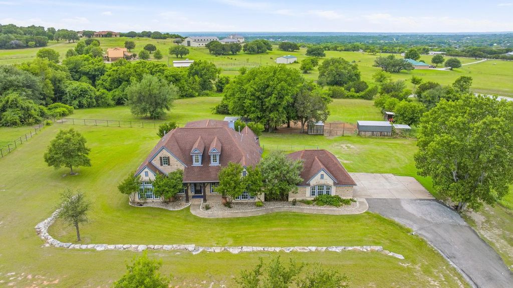 1914 Bentwater Parkway, Granbury