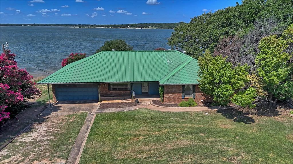 1107 Casino Road, Nocona