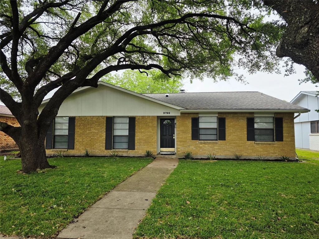 2722 Clover Valley Drive, Garland