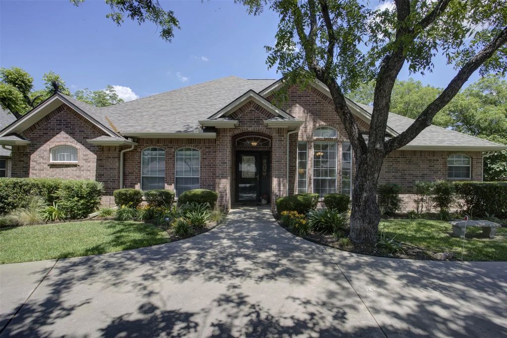 5006 Wedgefield Road, Granbury