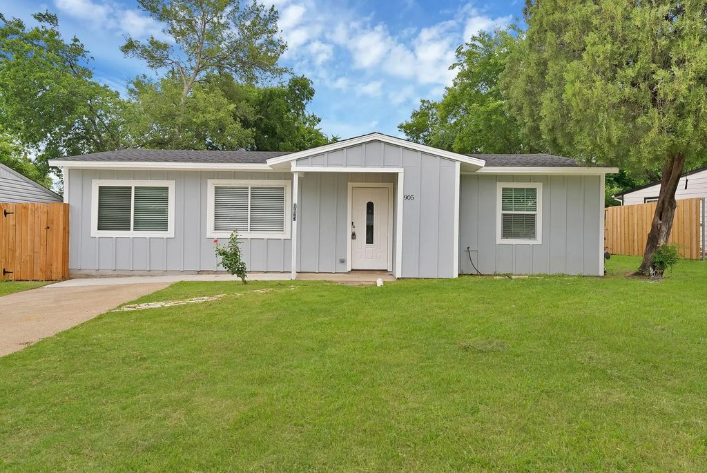 905 Skylark Drive, Arlington