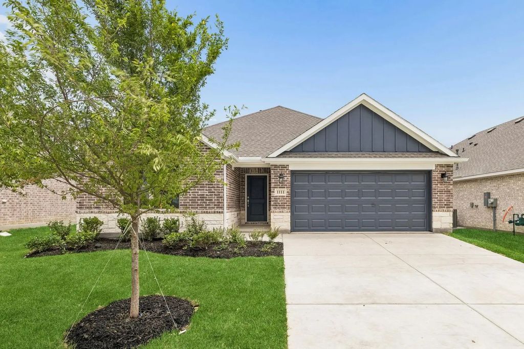 1111 Shorthorn Street, Royse City