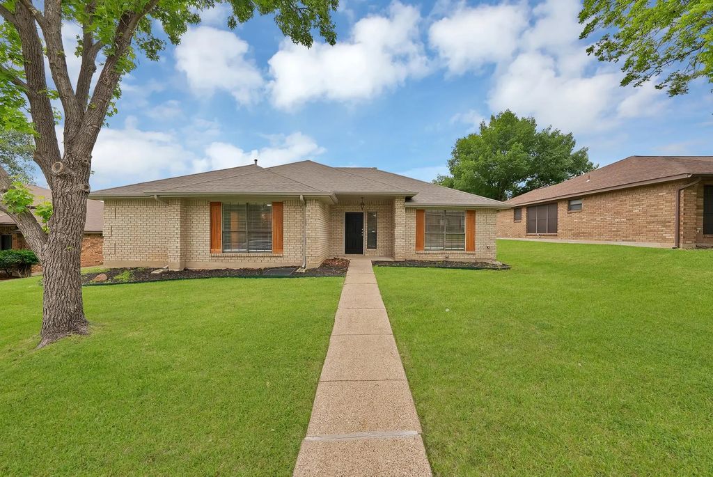 925 Creekview Drive, Mesquite