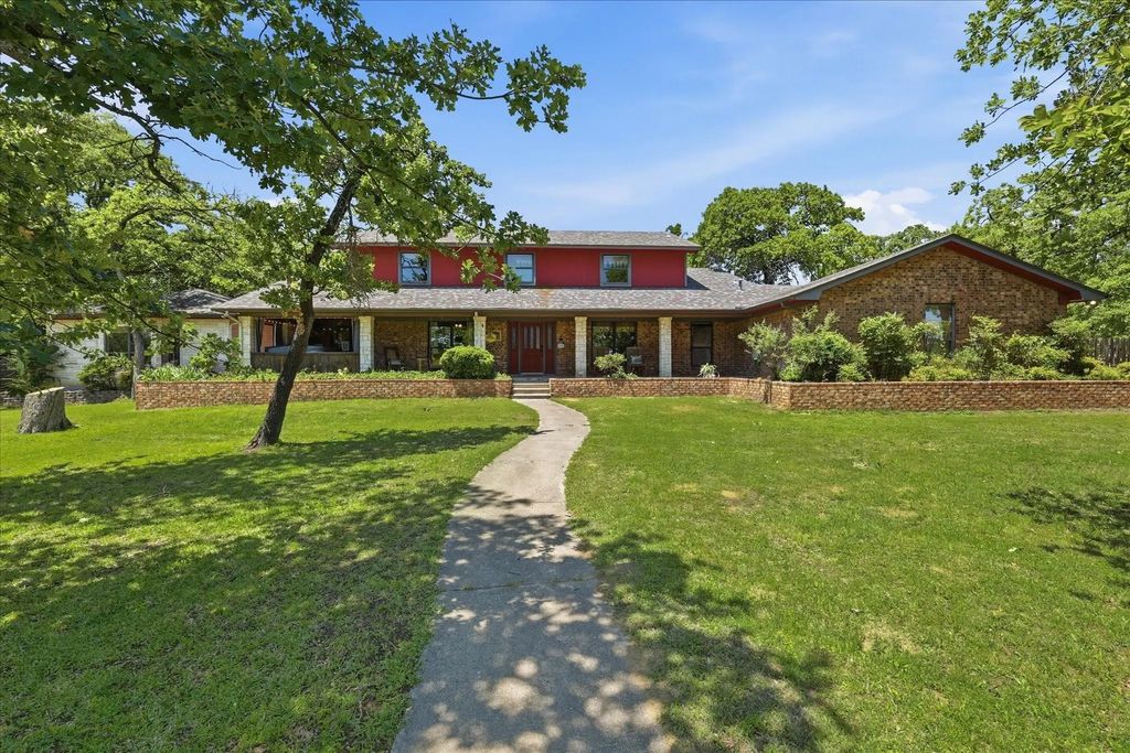 820 Belinda Drive, Keller
