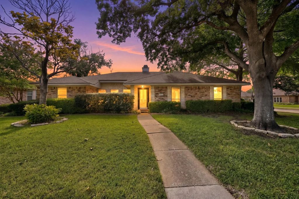 6105 Bronze Leaf Drive, Plano
