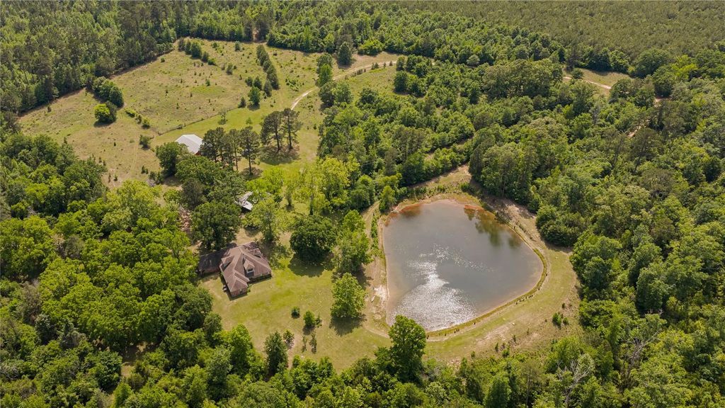 1655 County Road 1627, Linden