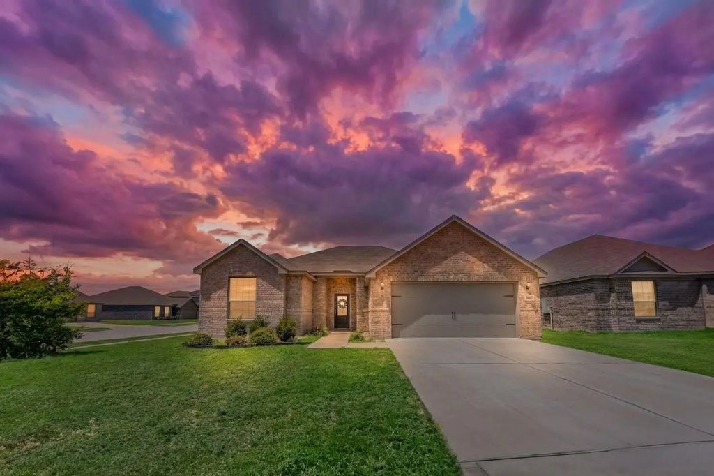 1056 Tumbleweed Trail, Crowley
