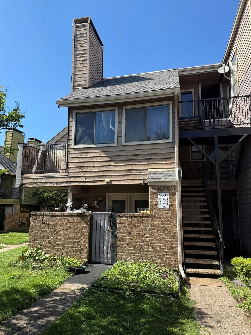 9835 Walnut Street 204, Dallas