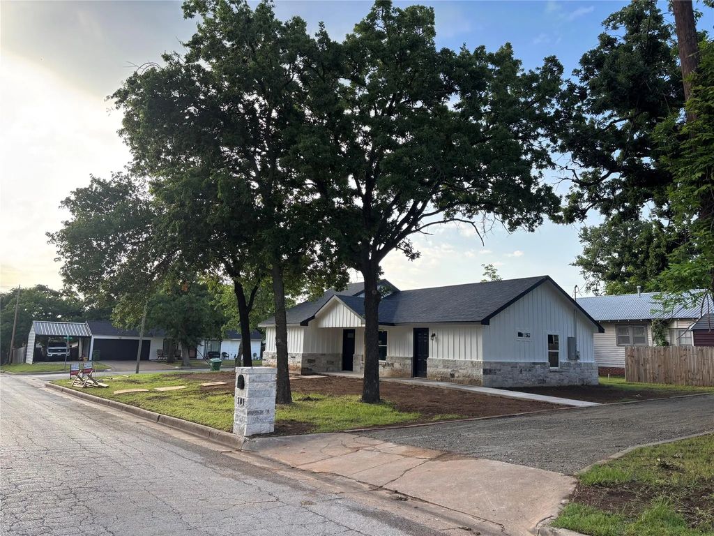 301 Nw 23rd Street, Mineral Wells