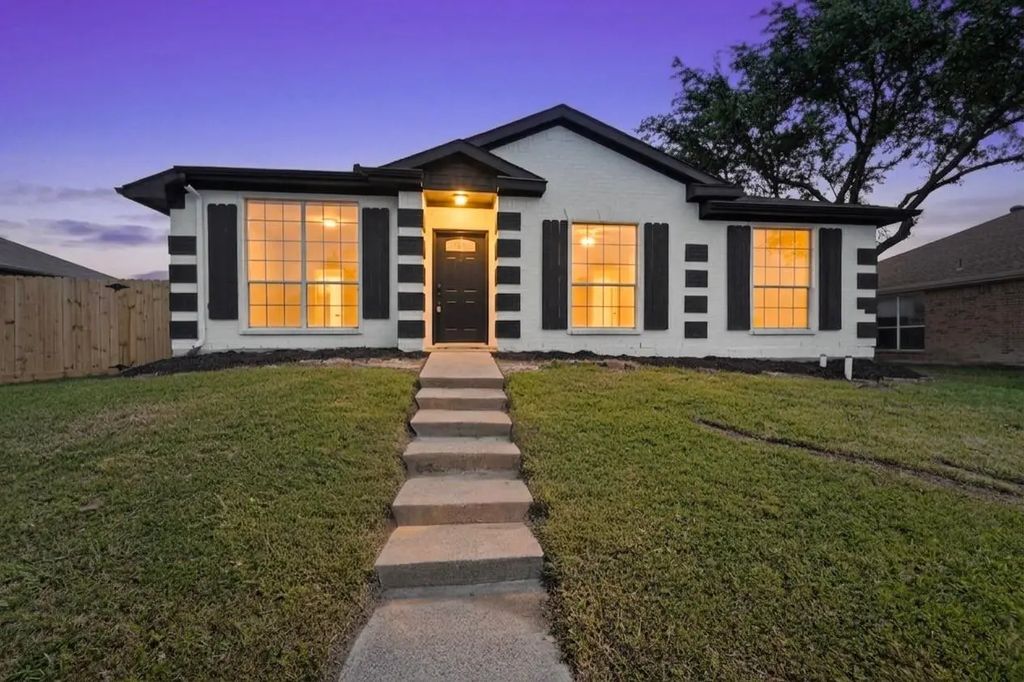1505 Allen Drive, Mesquite