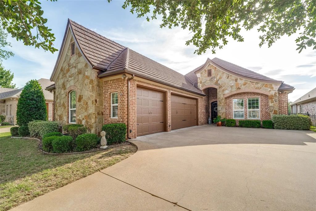 3450 Abes Landing Circle, Granbury