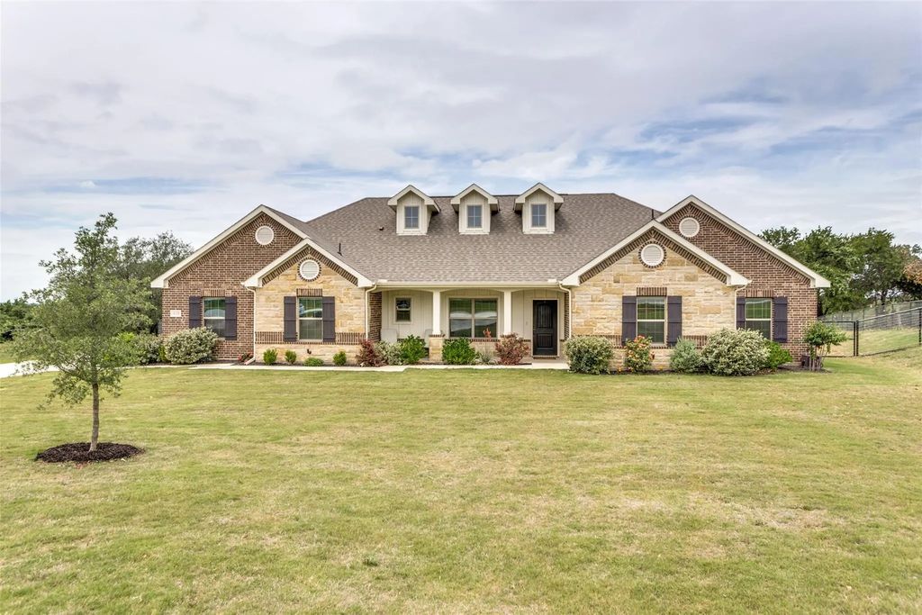 428 Herb Stephens Jr Way, Springtown