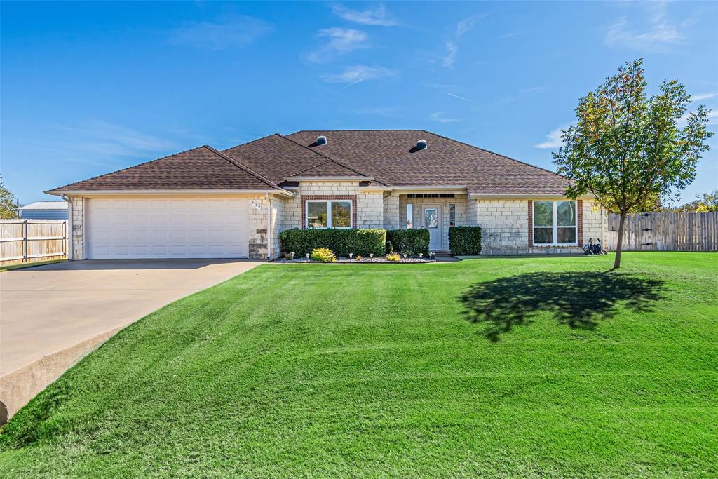 617 Parker Lane, Granbury