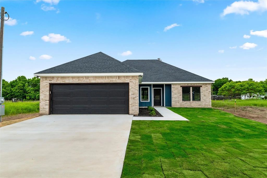 5808 W Virginia Trail, Granbury