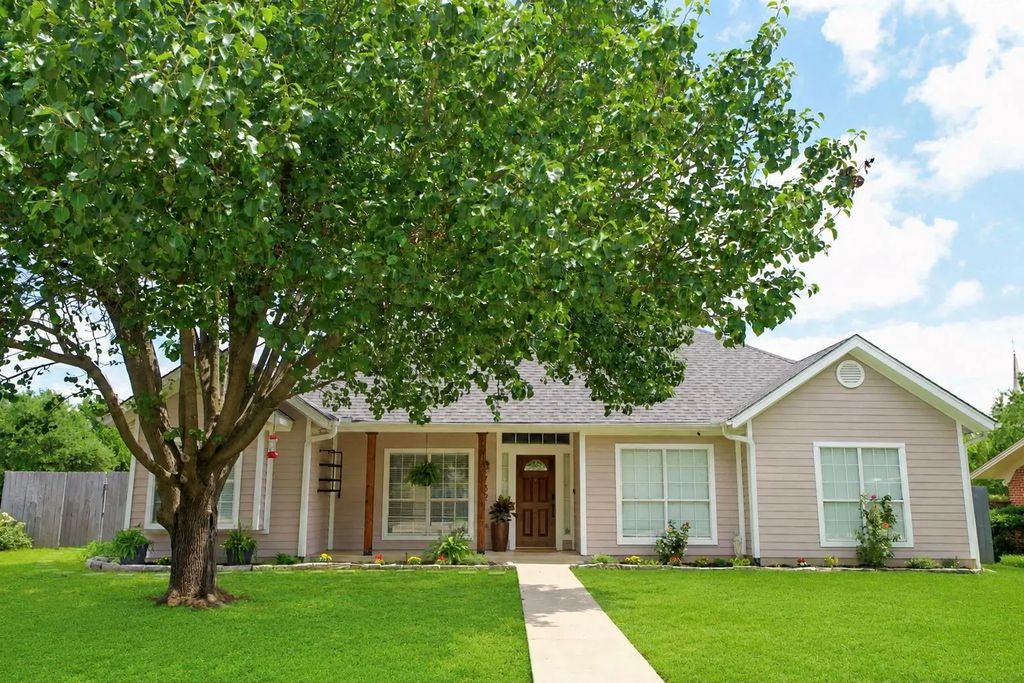 732 N Elm Street, Muenster
