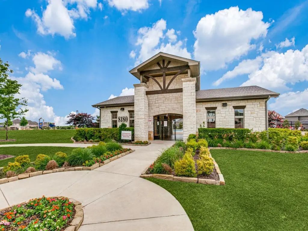 8254 Primrose Way, Dallas