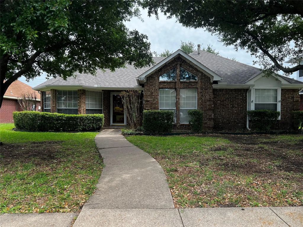 2612 Larkspur Lane, Rowlett