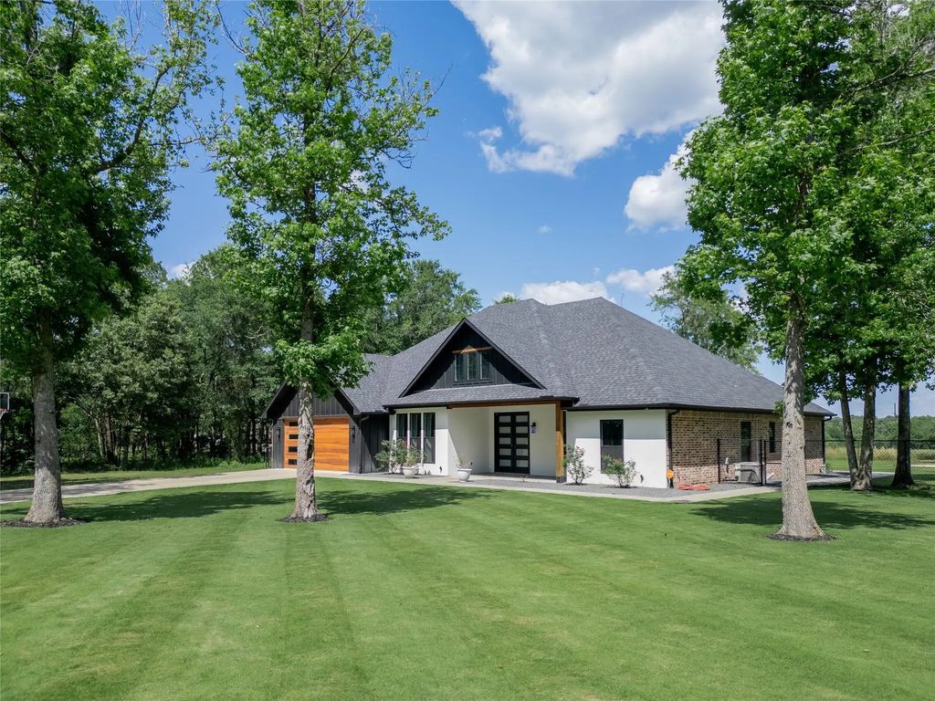 4155 S State Highway 37, Mineola