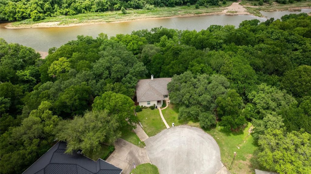 8510 Linden Court, Granbury