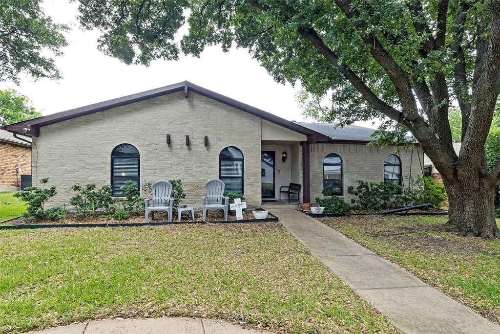 10826 Wallbrook Drive, Dallas