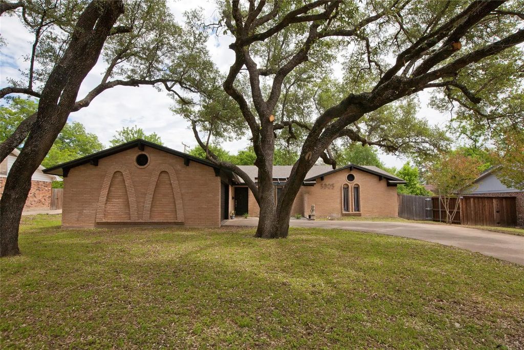 3905 Sundown Drive, Benbrook