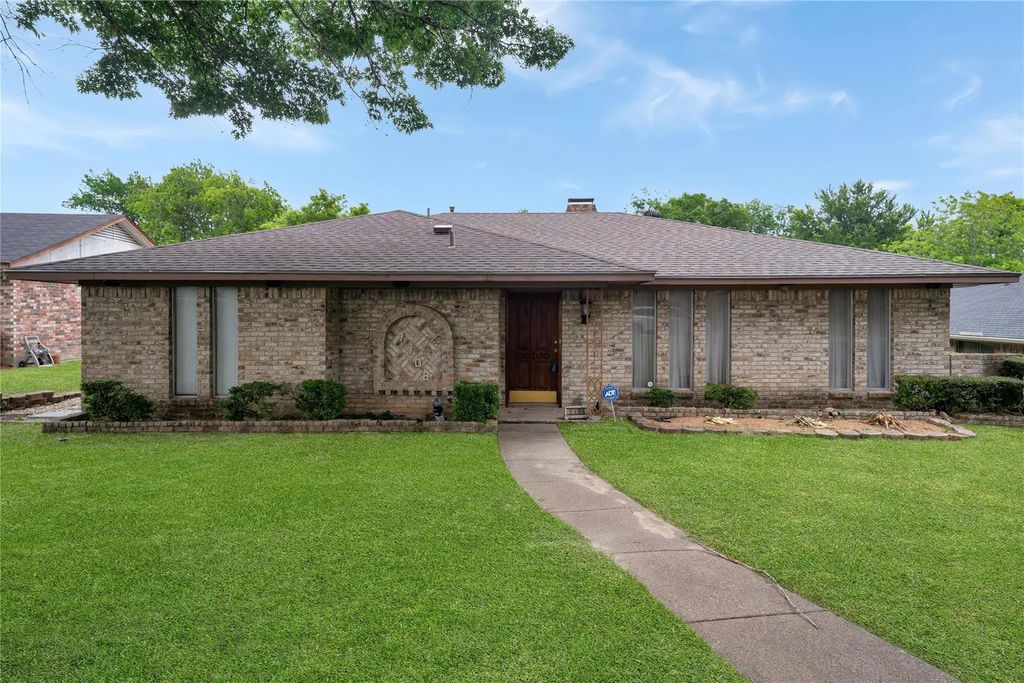 7708 Los Alamitos Drive, Dallas
