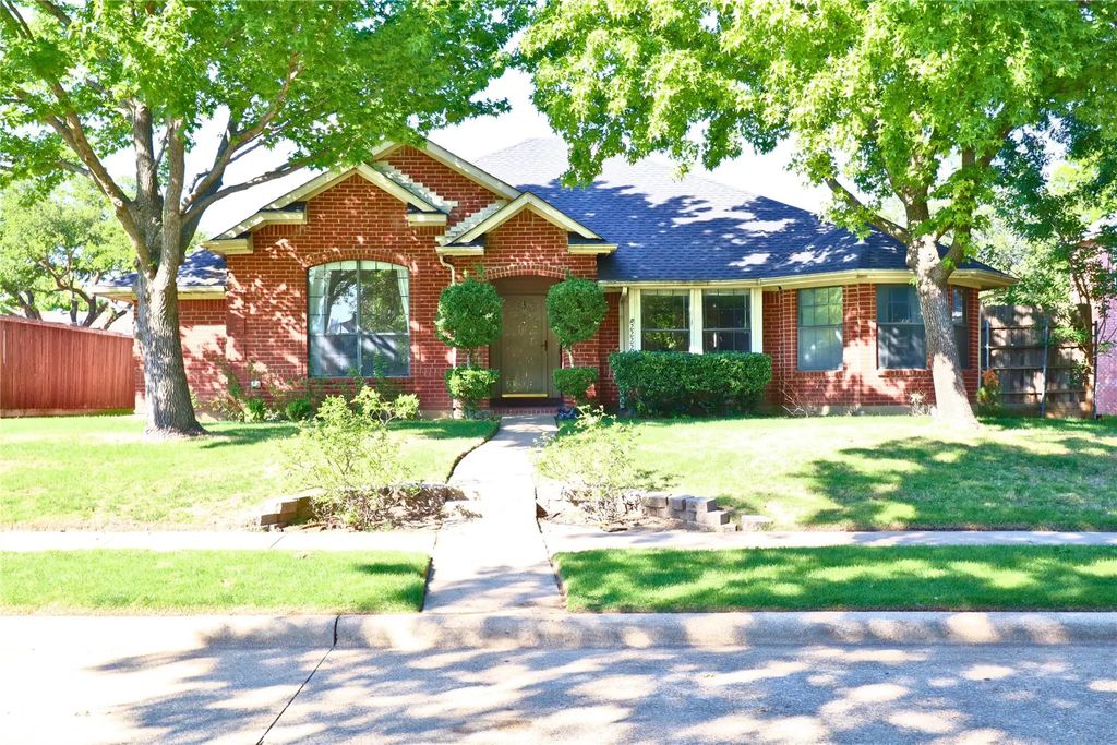 2222 Country Hollow Lane, Garland