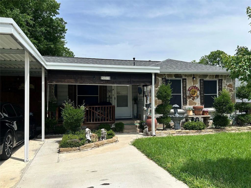 501 E Holley Street, Mesquite