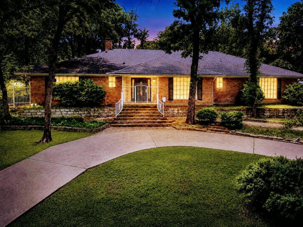 7312 Windswept Trail, Colleyville