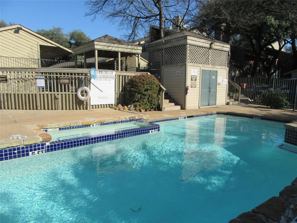 9254 Forest Lane 602, Dallas