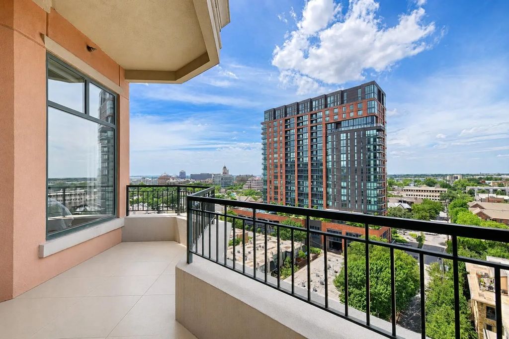 2828 Hood Street 1008, Dallas