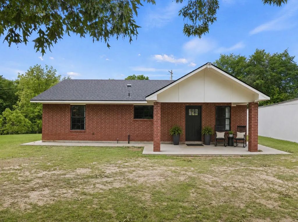 7479 County Road 1200, Mount Pleasant