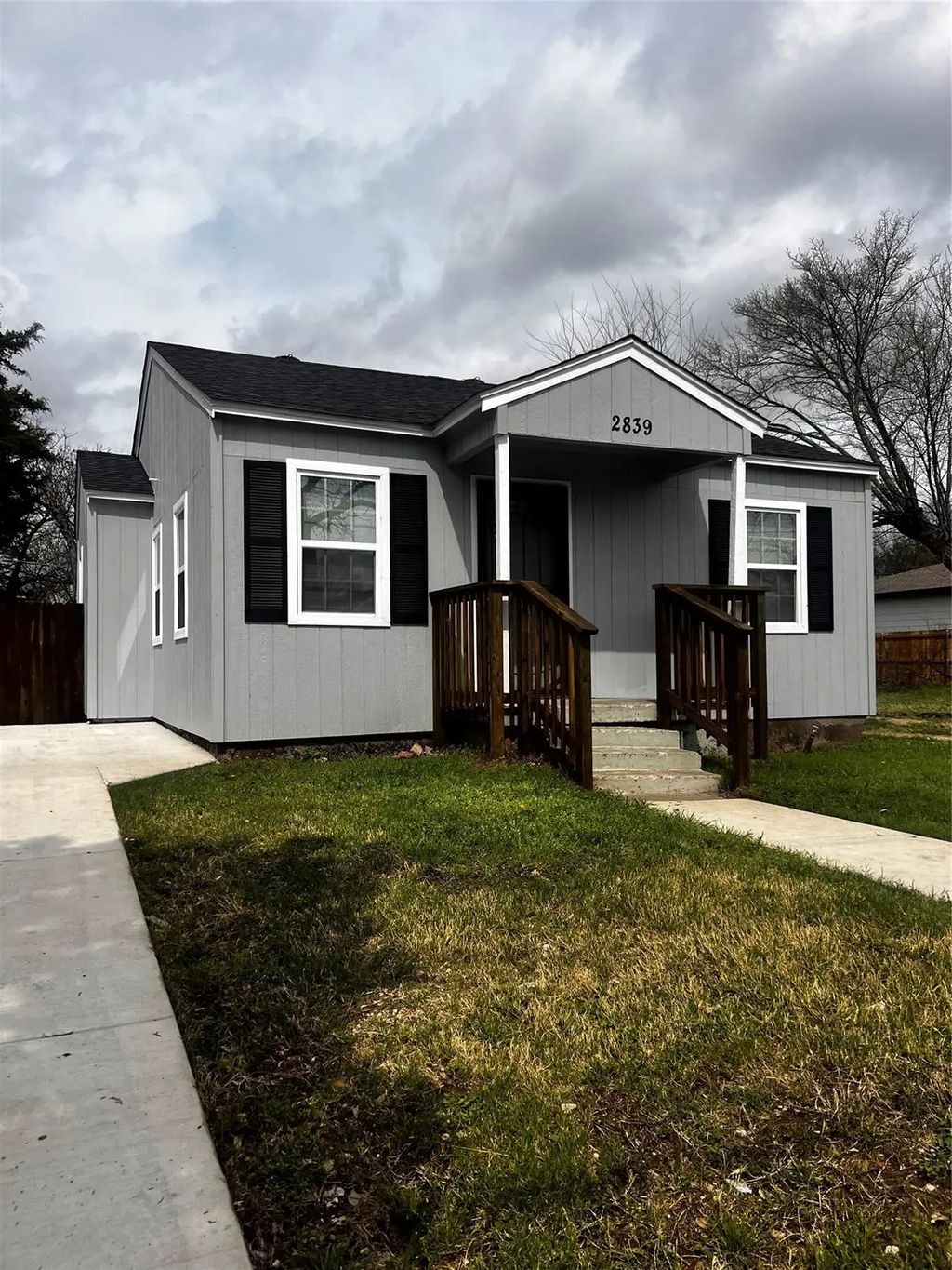 2839 E Overton Road, Dallas