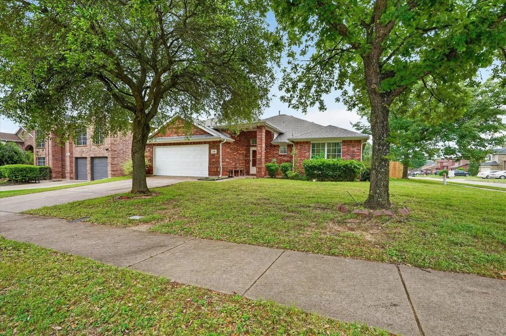 226 Cozy Lane, Cedar Hill
