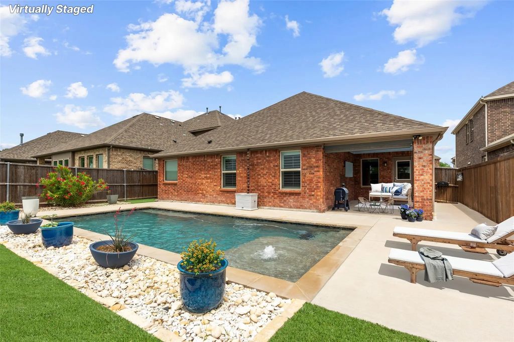 6909 Danridge Road, Rowlett