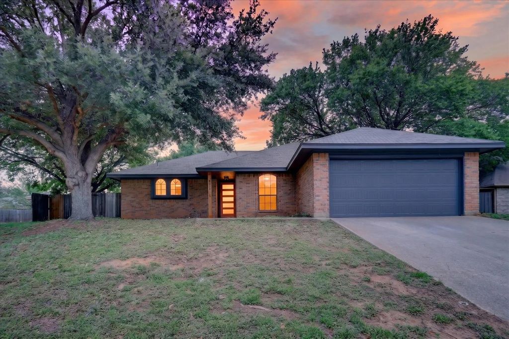 5410 Stagetrail Drive, Arlington