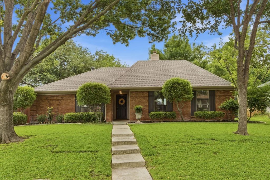 1518 Summerwind Lane, Lewisville