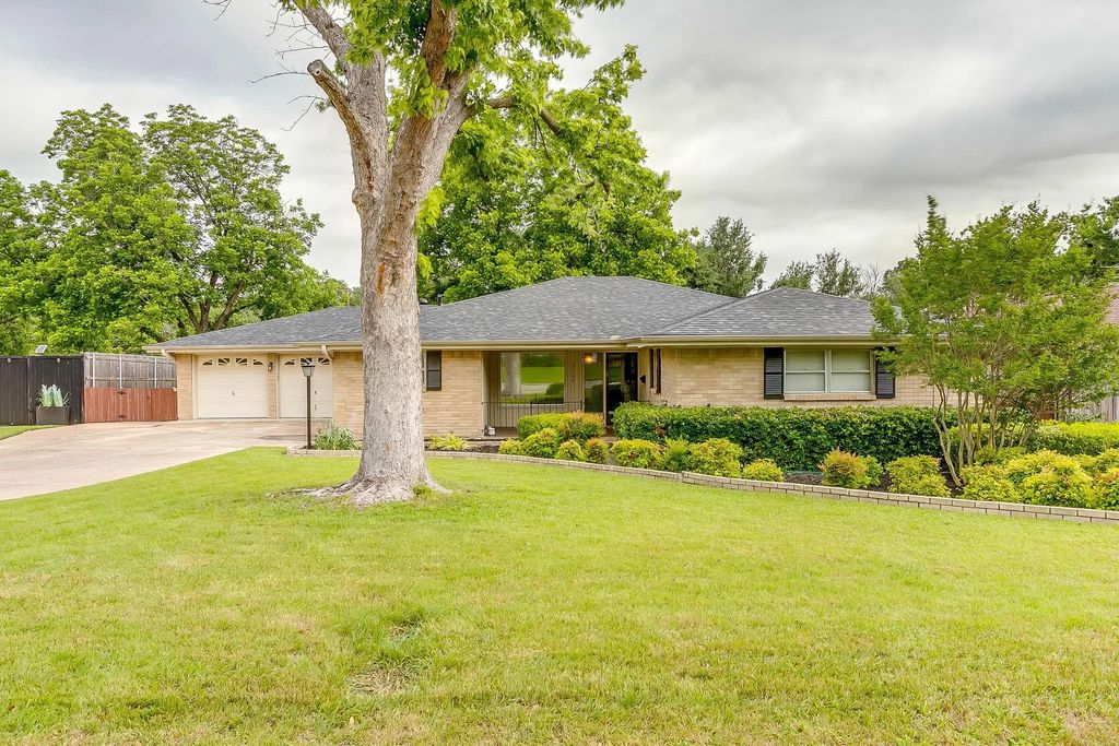3720 Wilkie Way, Fort Worth