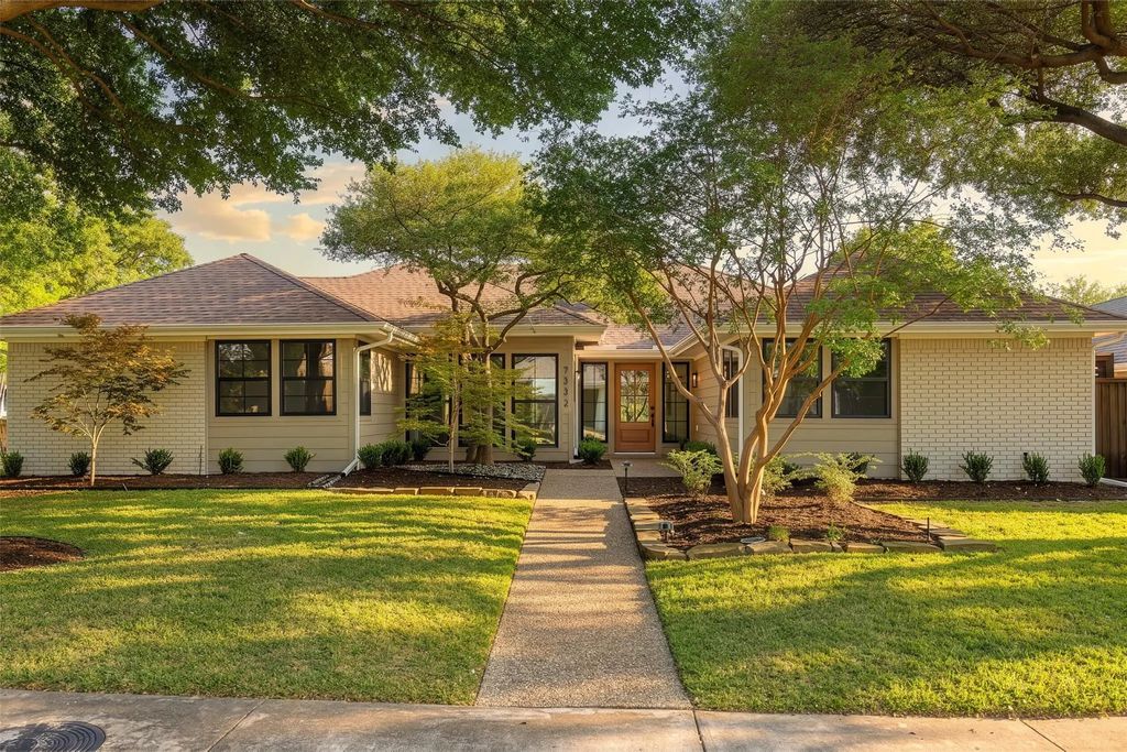 7332 Arbor Oaks Drive, Dallas